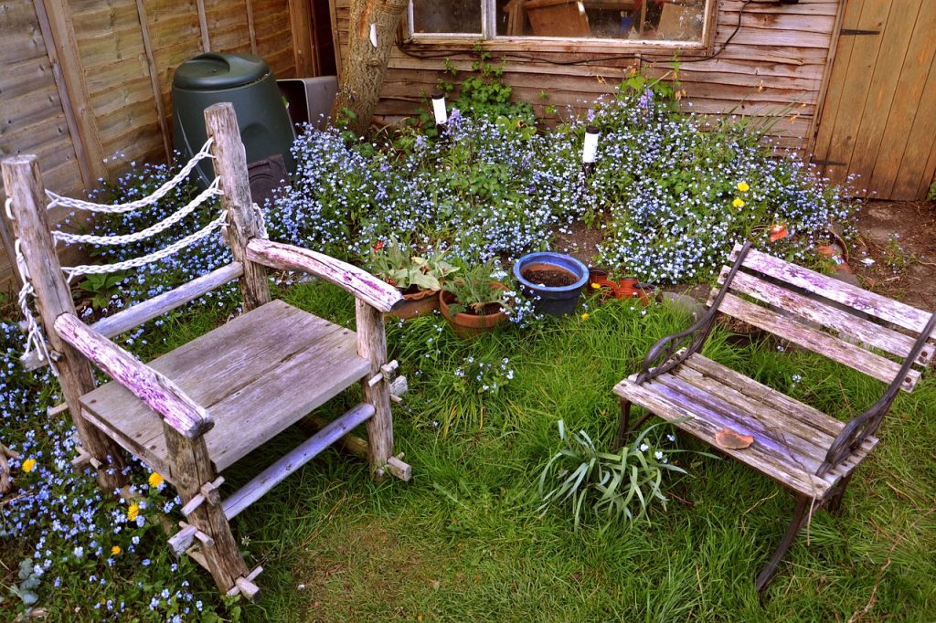 Cheap and Simple Ways to Upcycle Your Tarnished Garden Furniture