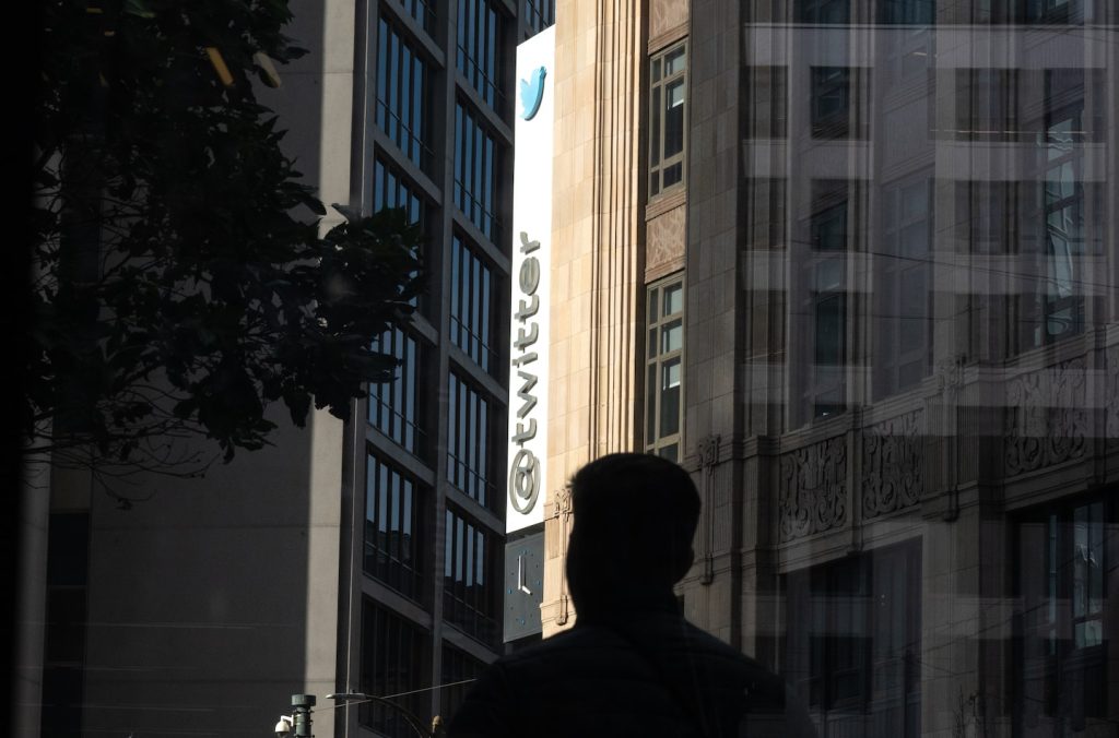 Elon Musk plans Twitter layoffs with new staff
