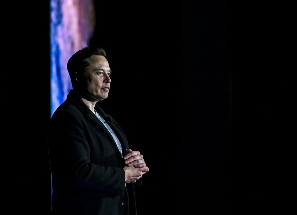 Elon Musk will provide “pardon” to banned Twitter accounts amid extra layoffs