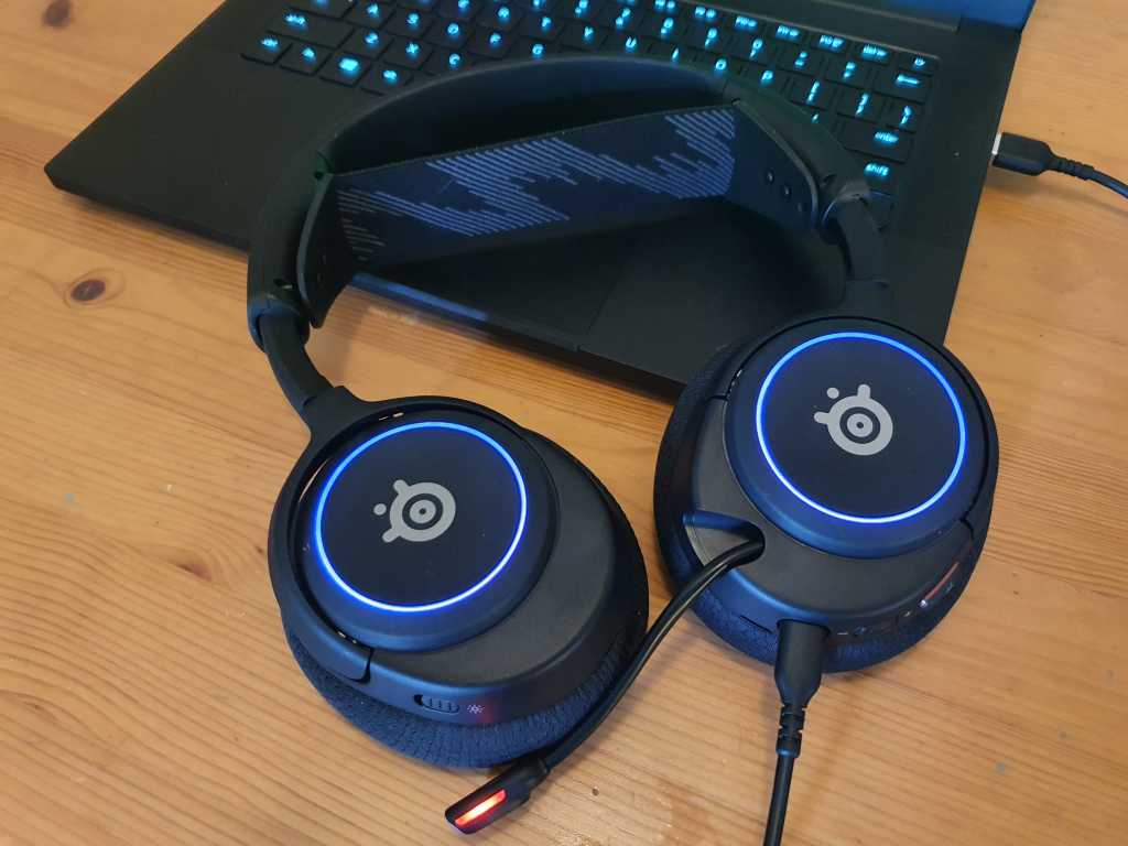 SteelSeries Arctis Nova 3 Review: Lightweight RGB Gaming Headset