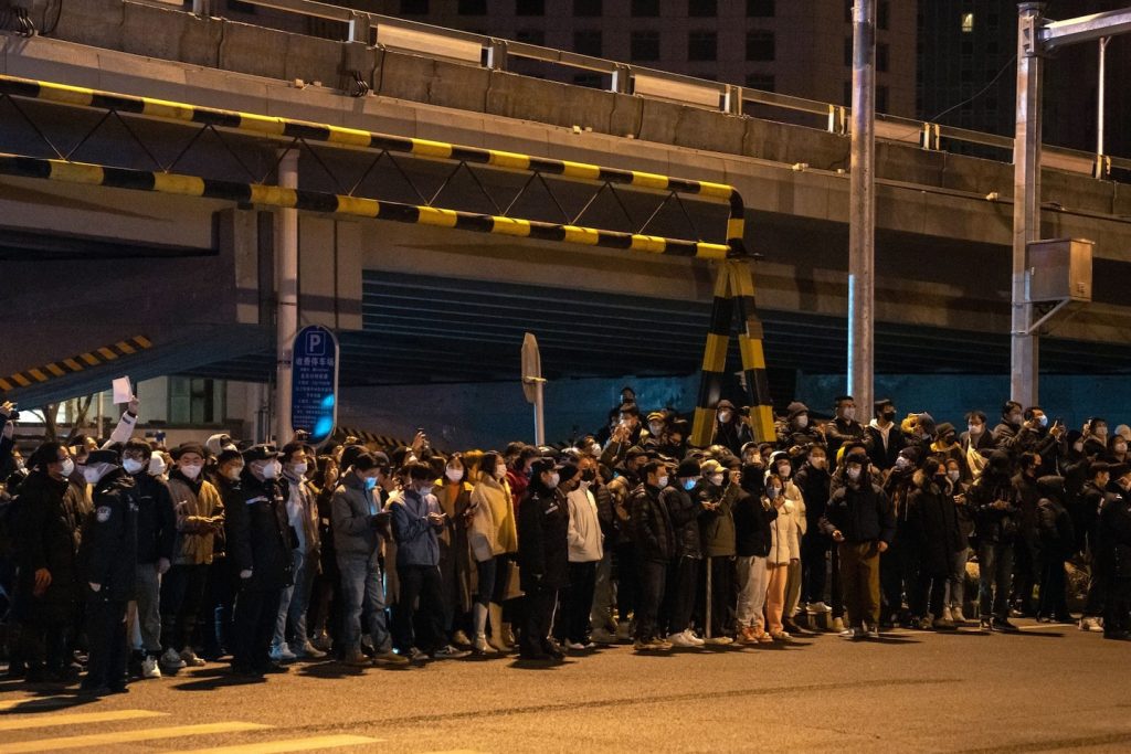 Twitter confronts Chinese spam that blocks news about protests