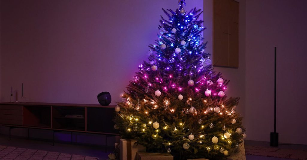 Philips Hue Festavia string lights, which are bright, colorful and expensive, are beautiful.