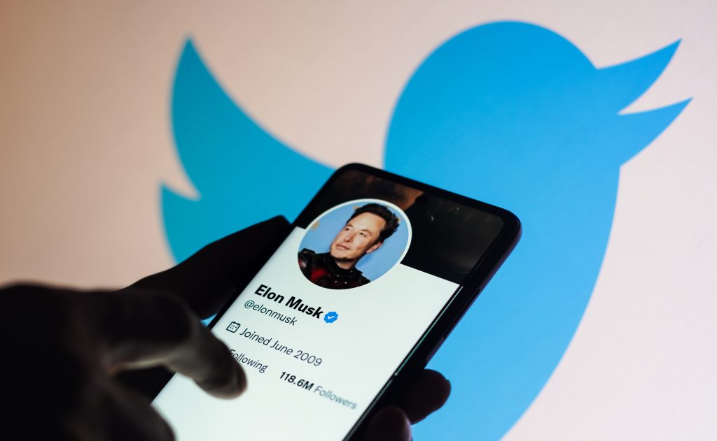 Twitter Blue will relaunch Monday at $11 a month on iOS