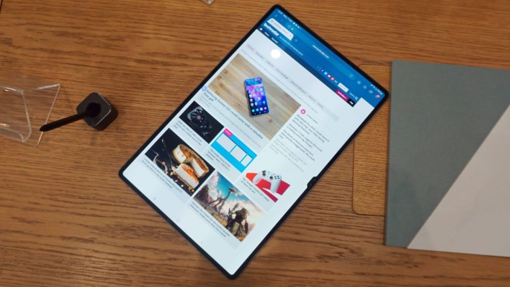 Samsung hints at Galaxy Book getting the Galaxy S23 Ultra treatment