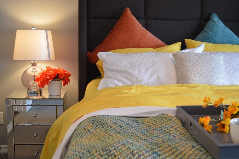 How to Create a Cozy Guest Bedroom