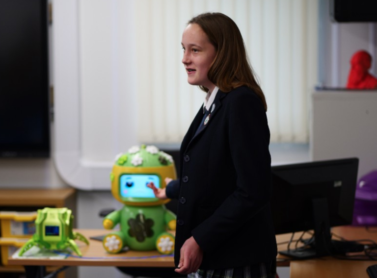 How Pascal Larnaka Secured the TES Award for Best Use of Technology